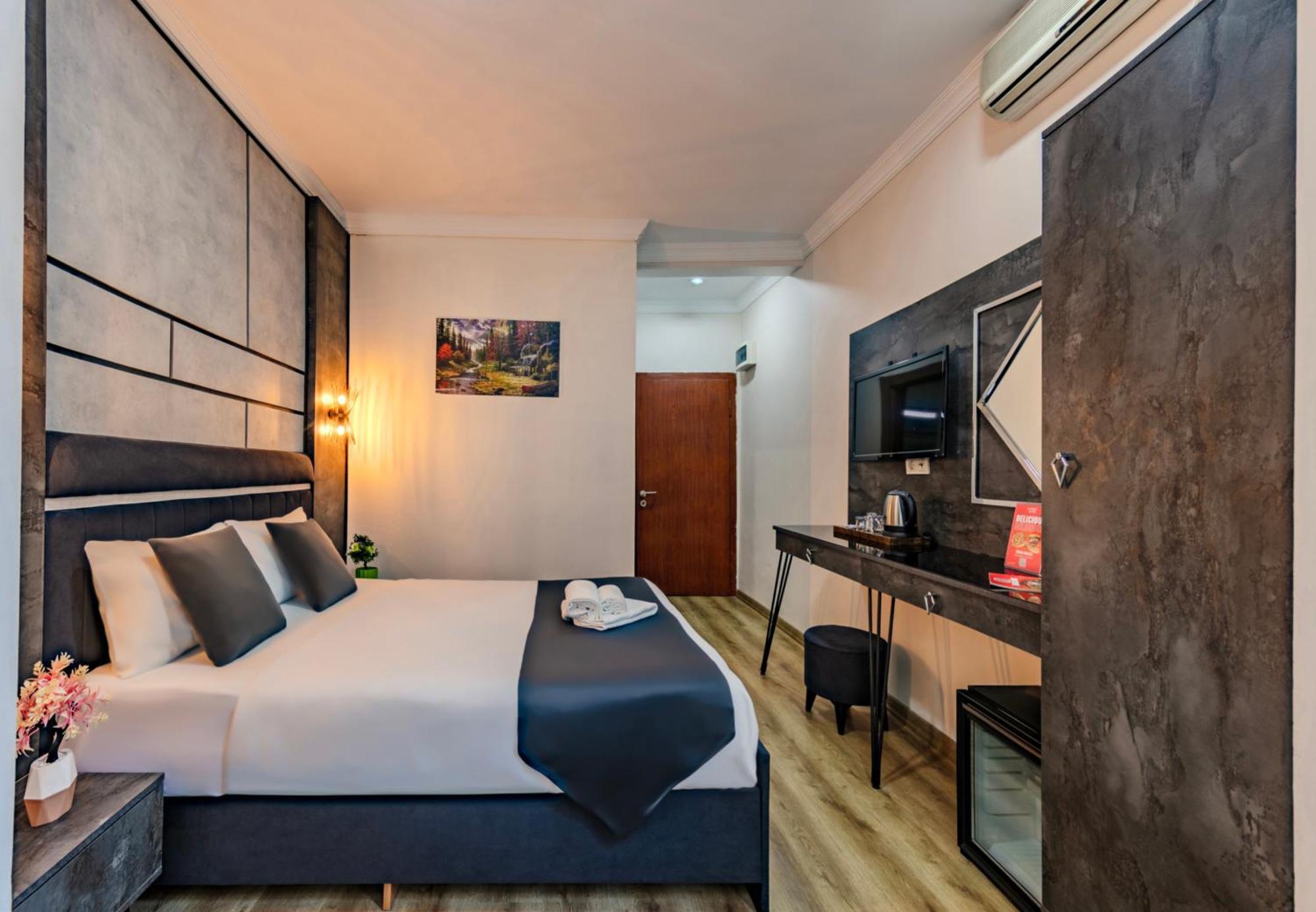 La Pazza Suites Стамбул Экстерьер фото