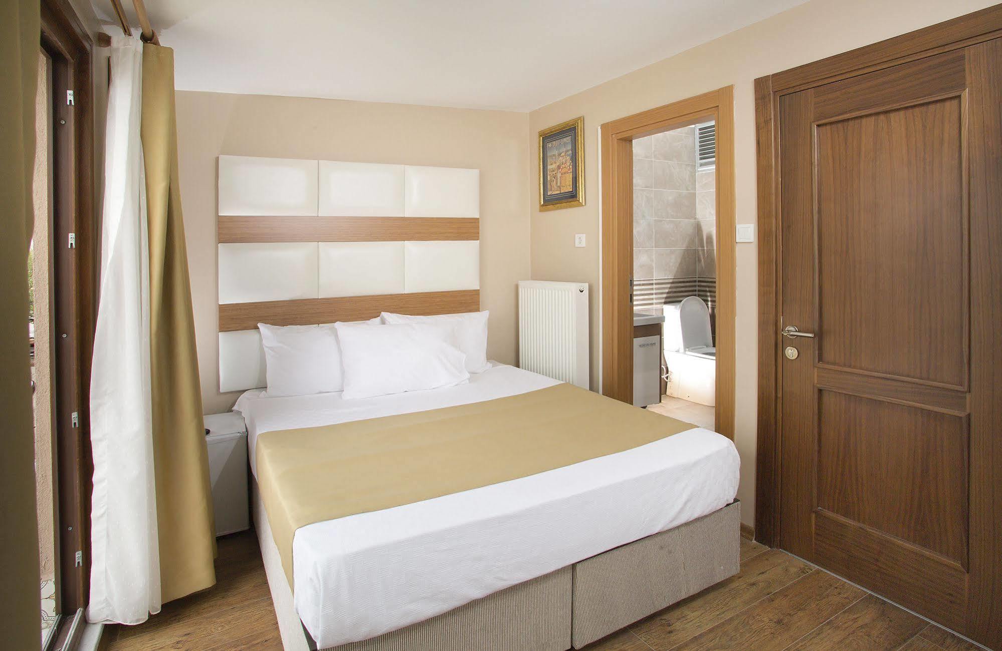 La Pazza Suites Стамбул Экстерьер фото