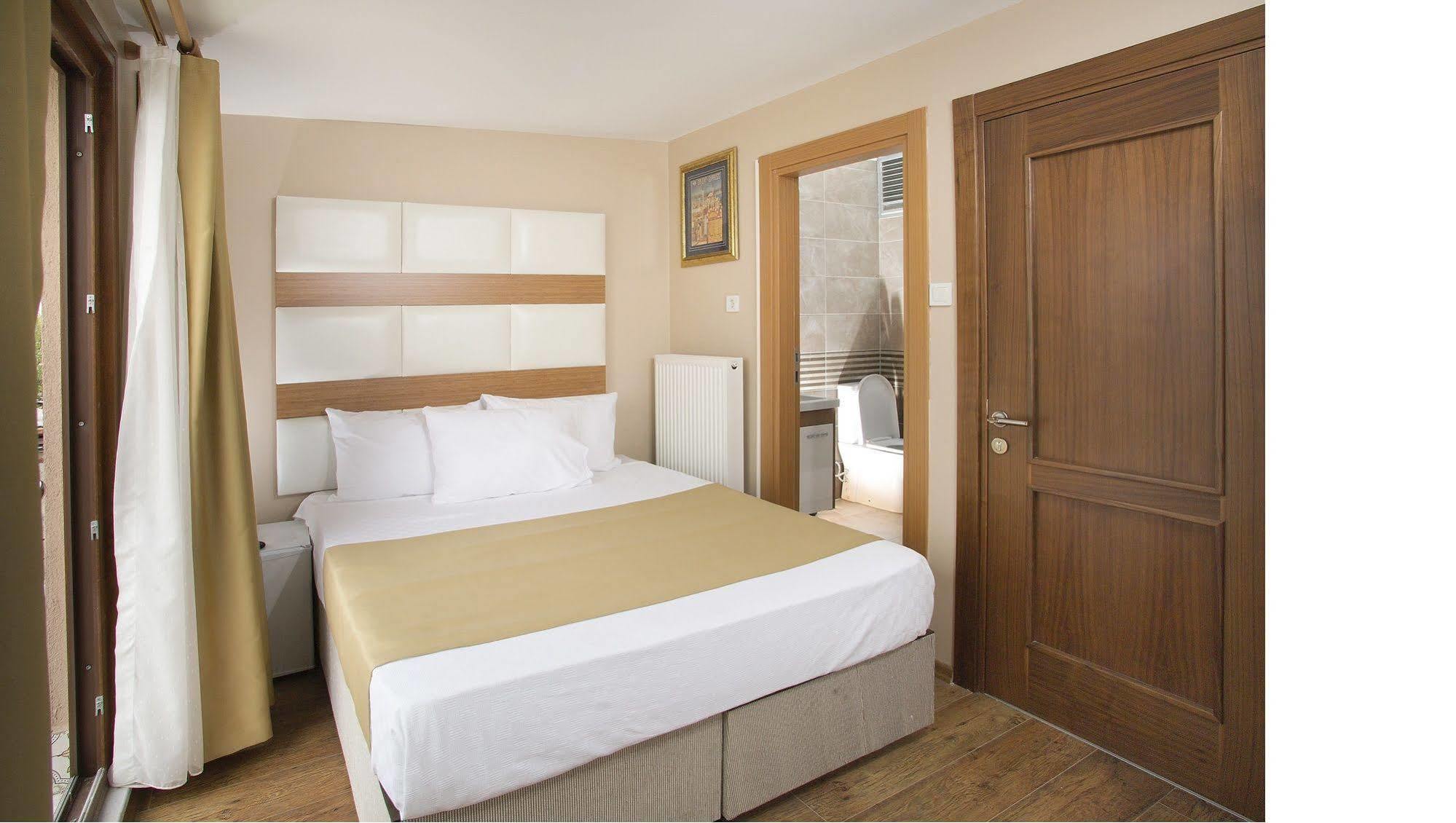 La Pazza Suites Стамбул Экстерьер фото